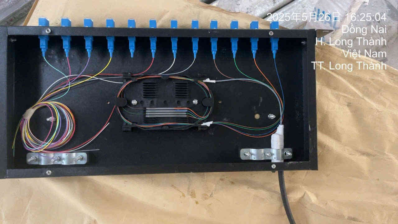 Nối cáp quang vào ODF